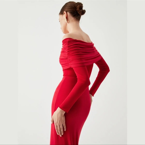 Overfold off- shoulder mesh long sleeve dress AKA the tiktok dress - Picture 3 of 6